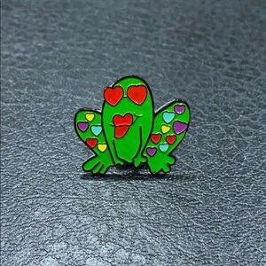 Frog Love Pin